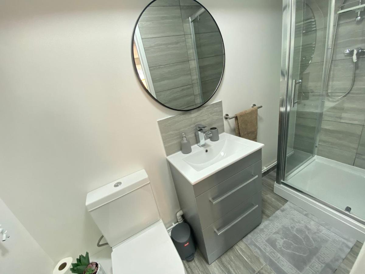 Cristina Modern Hotel Horley Exterior photo